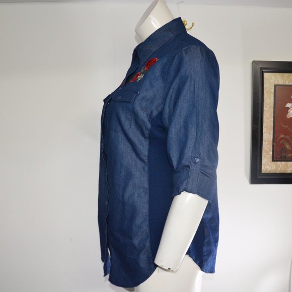 Cavalini Denim Collection Embroidered Top Size 1X - Picture 2 of 8